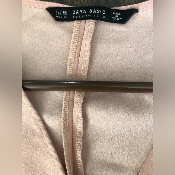 Zara basic sleeveless shirt/vest. Size Xs. Light rose colour. With side zipper. - Picture 3 of 3